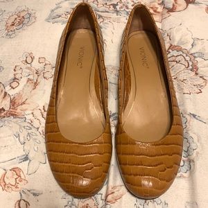 Vionic Hannah Flats Tan Nude EUC